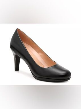 Naturalizer Navy Leather Mid Heel Pump EUC worn once inside